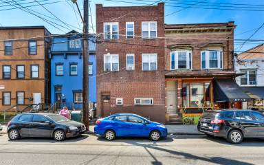 Main picture of 330 Atwood St