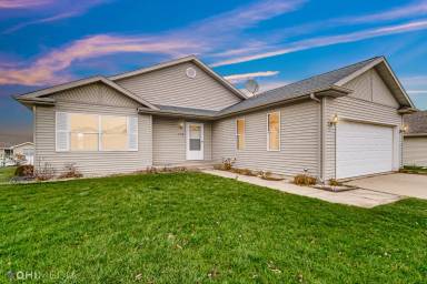 Main picture of 1218 W 85th Ave