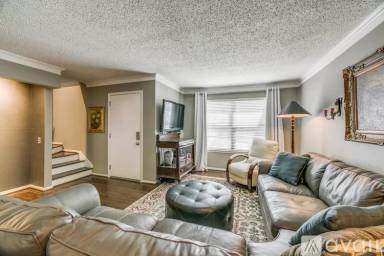 Main picture of 5030 Lahoma St