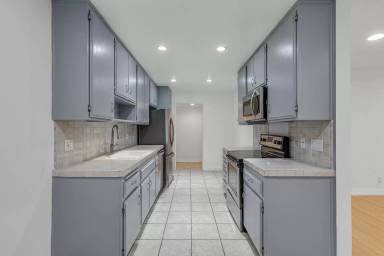 Main picture of 121 N Croft Ave