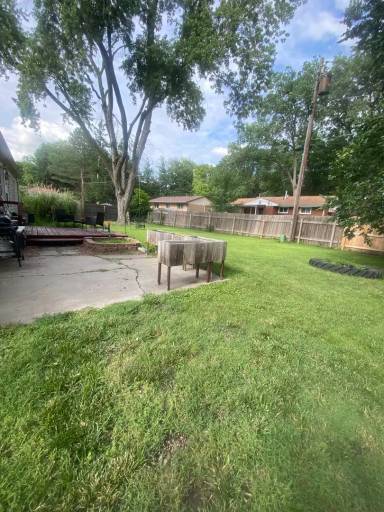 Main picture of 5929 Lee Cir
