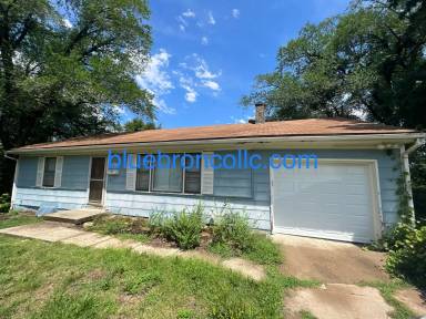 Main picture of 5700 E 109th Ter