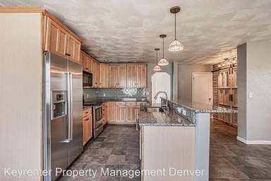 Main picture of 3550 Gray St
