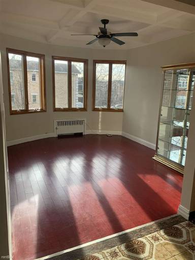 Main picture of 16 Parkway Ct