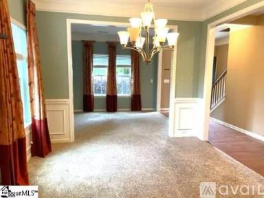 Main picture of 2 Chapel Hill Ln