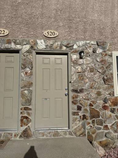 Main picture of 520 W 42nd St