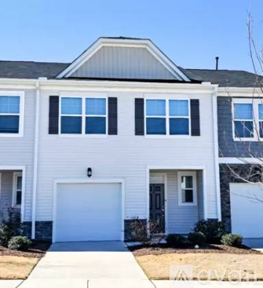 Main picture of 5030 Tura St