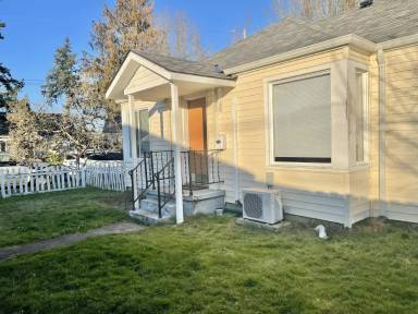 Main picture of 1040 Spruce St NE