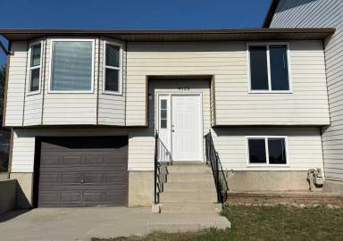 Main picture of 9028 S Corliss Ave