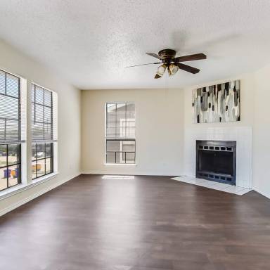 Main picture of 8133 Foxfire Ln