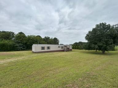 Main picture of 15025 Hobbs Rd