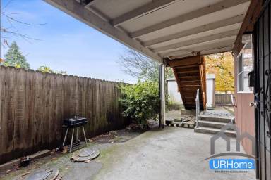 Main picture of 3432 SE King Rd