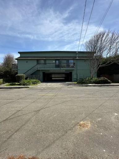 Main picture of 1645 Williams St