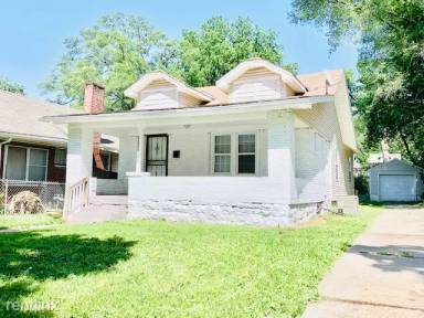 Main picture of 5321 Michigan Ave
