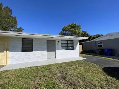 Main picture of 6301 SW 20th St