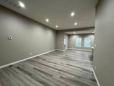 Main picture of 2210 Regan Cir