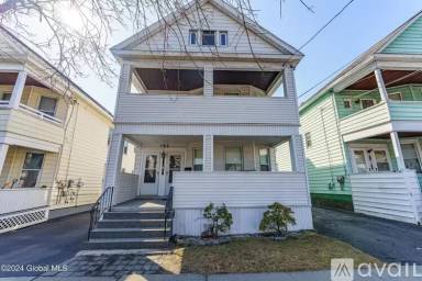 Main picture of 792 Washington Ave