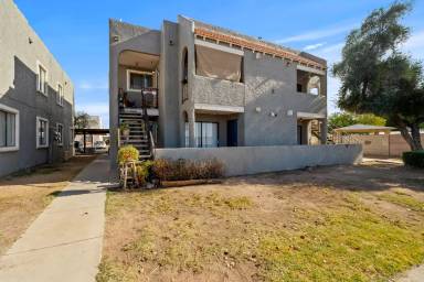 Main picture of 645 W Rio Salado Pkwy