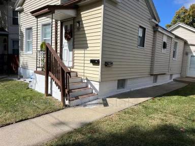 Main picture of 707 W Jefferson St