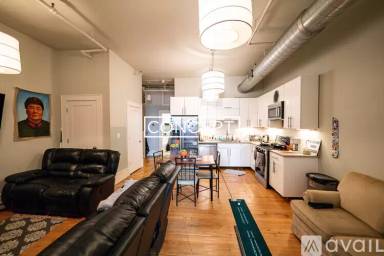 Main picture of 23 Temple Pl