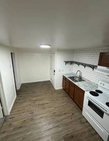 Main picture of 405 1st St