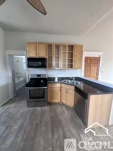 Main picture of 2942 W Augusta Blvd