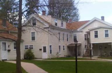 Main picture of 39 Maple Ave