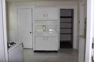 Main picture of 261 Summer St