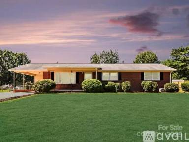 Main picture of 2366 Old Field Rd