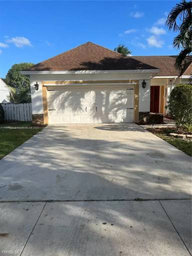 Main picture of 2341 Fairmont Ave