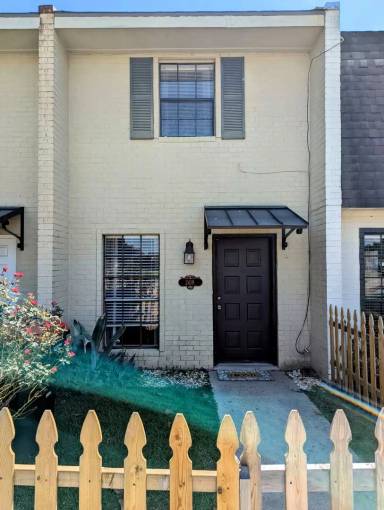 Main picture of 2417 Robley Dr
