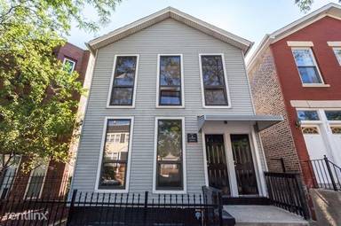 Main picture of 923 S Carpenter St