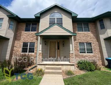Main picture of 2323 Liberty Ln