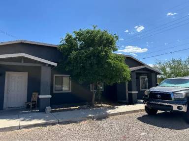 Main picture of 3237 N Stone Ave