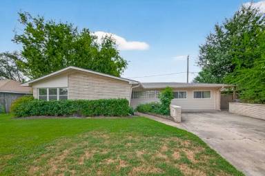 Main picture of 5001 Libbey Ln