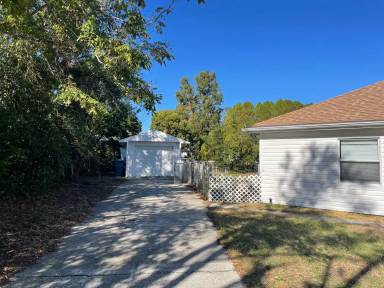 Main picture of 5496 Ashland Dr