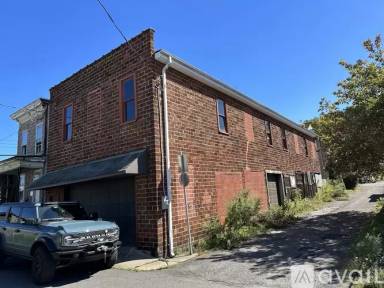 Main picture of 214 W South St