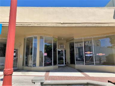 Main picture of 516 W 2nd St