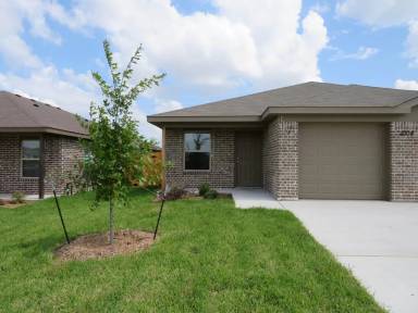 Main picture of 1004 Barbara Jordan St