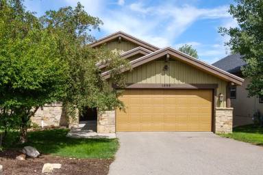 Main picture of 1898 Sun Peak Dr