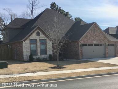 Main picture of 1720 Helen Ln