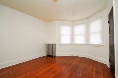 Main picture of 206 W 6th Ave