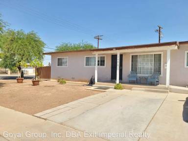 Main picture of 1596 Vine St