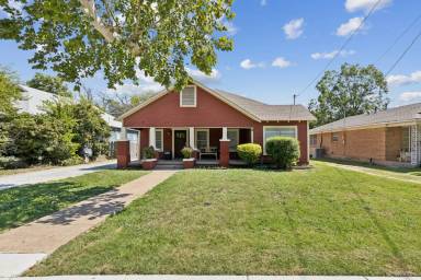 Main picture of 2511 Lipscomb St