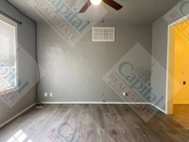 Main picture of 219 E Douglas Dr