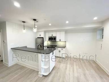 Main picture of 1239 Kenyon St NW