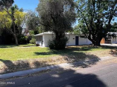 Main picture of 2102 W Minnezona Ave