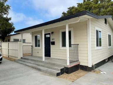 Main picture of 2866 Ocean View Blvd