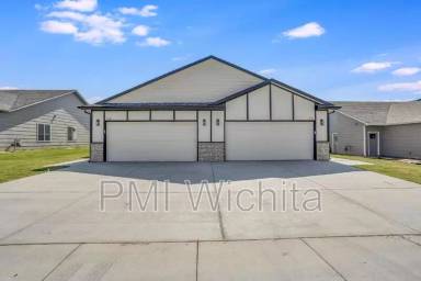 Main picture of 5238 N Cypress St