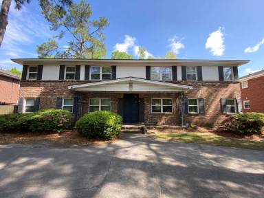 Main picture of 1314 E Victory Dr